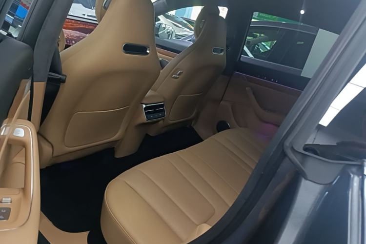 Used Hima Luxeed R7 2025 Range-Extended Version 251 km Max Left Rear Seat