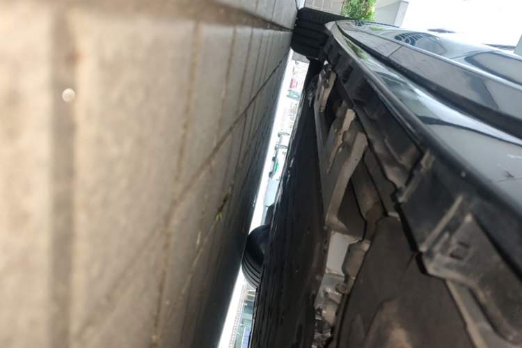 Used Hima Luxeed R7 2025 Extended-Range 331km Ultra Left Side Sill