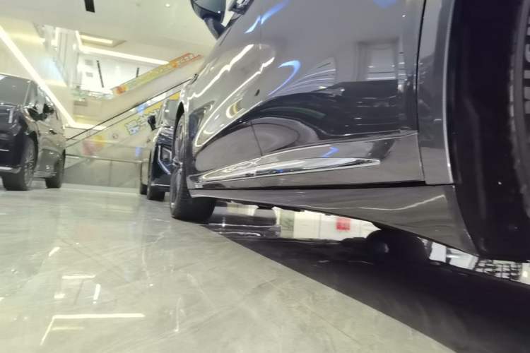 Used Hima Luxeed R7 2025 Range-Extended Version 251 km Max Left Side Sill