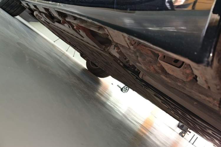 Used Hima Luxeed R7 2025 Extended-Range 251km Pro Left Side Sill