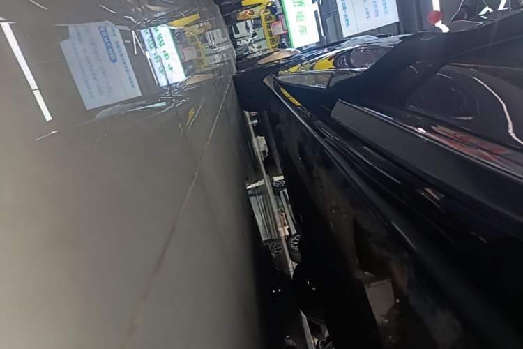 Used Hima Luxeed R7 2025 Range-Extended Version 251 km Max Left Side Sill