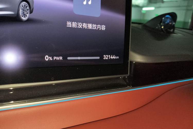 Used Hima Luxeed R7 2025 Range-Extended Version 251 km Max Odometer Close Up