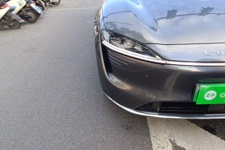 Used Hima Luxeed R7 2025 Extended-Range 331km Ultra Right Front Headlight