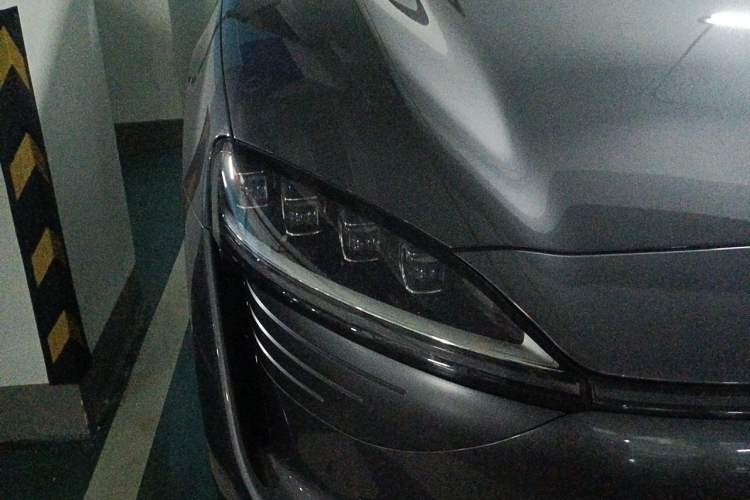 Used Hima Luxeed R7 2025 Range-Extended Version 251 km Max Right Front Headlight