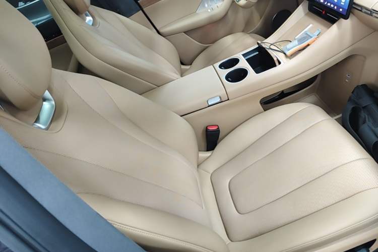 Used Hima Luxeed R7 2025 Extended-Range 331km Ultra Right Front Seat