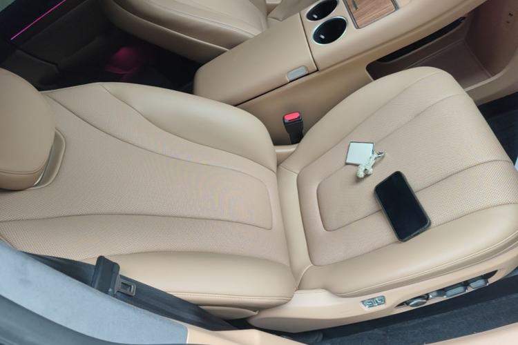 Used Hima Luxeed R7 2025 Extended-Range 331km Ultra Right Front Seat