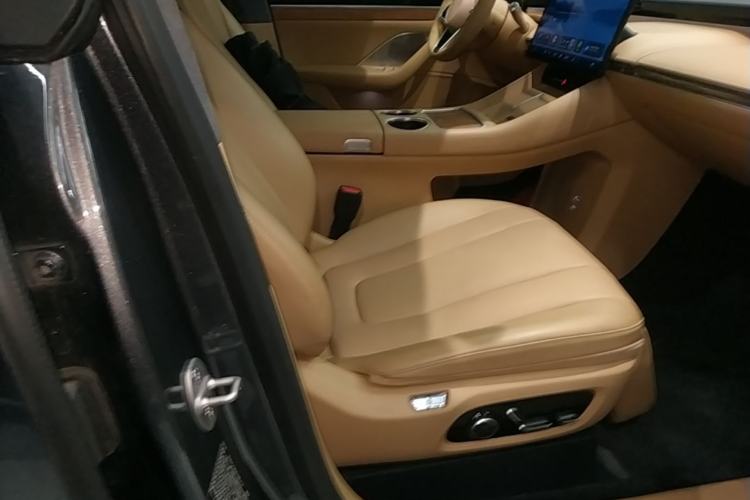 Used Hima Luxeed R7 2025 Extended-Range 331km Ultra Right Front Seat