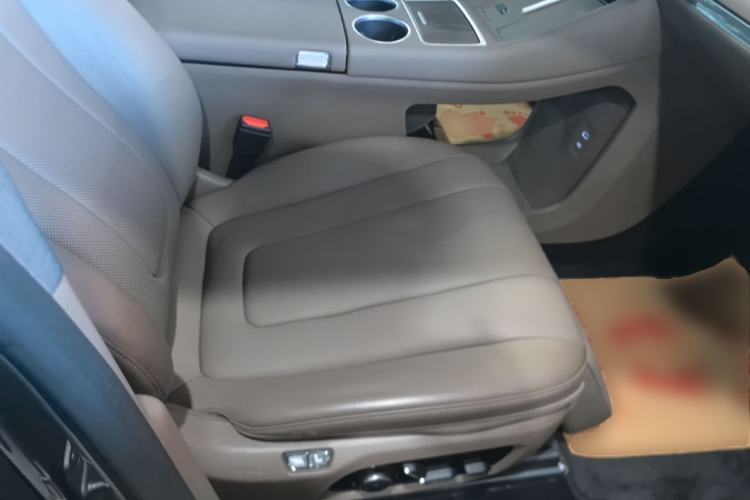 Used Hima Luxeed R7 2025 Range-Extended Version 251 km Max Right Front Seat