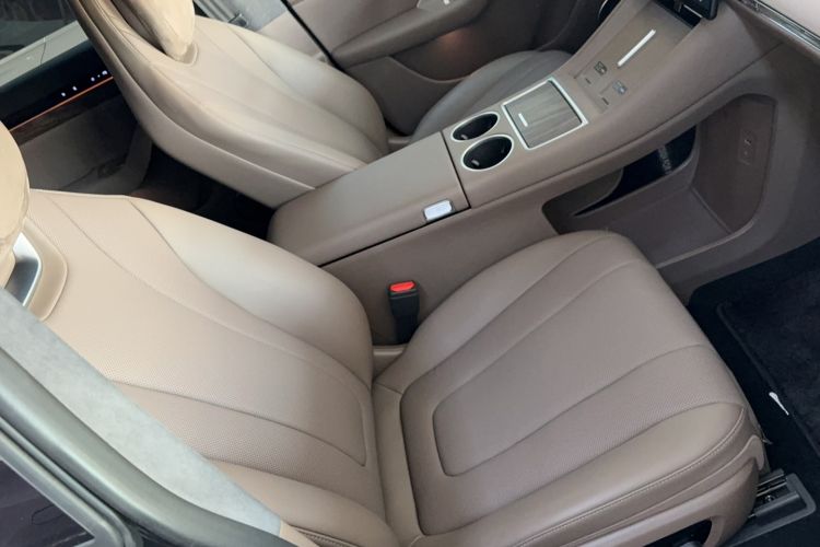 Used Hima Luxeed R7 2025 Range-Extended Version 251 km Max Right Front Seat