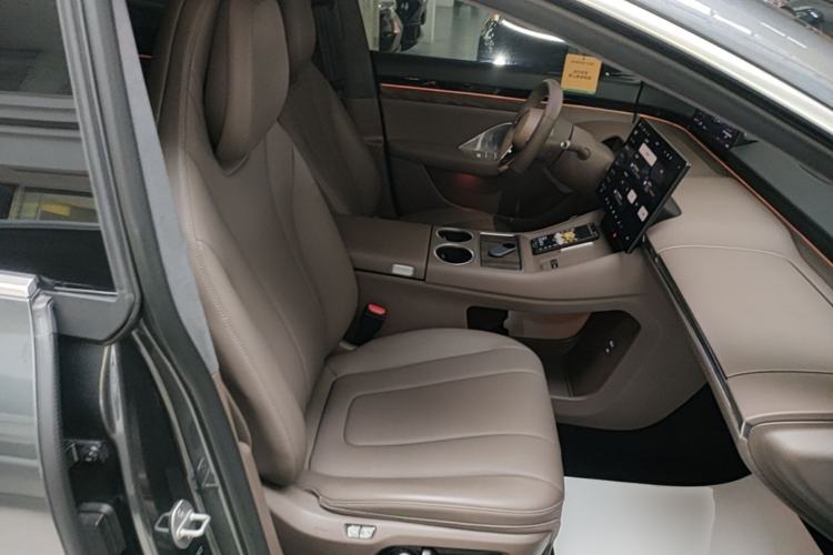 Used Hima Luxeed R7 2025 Range-Extended Version 251 km Max Right Front Seat