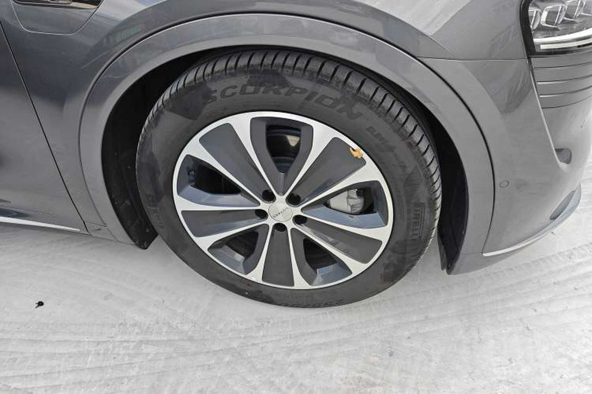 Used Hima Luxeed R7 2025 Range-Extended Version 251 km Max Right Front Wheel Hub