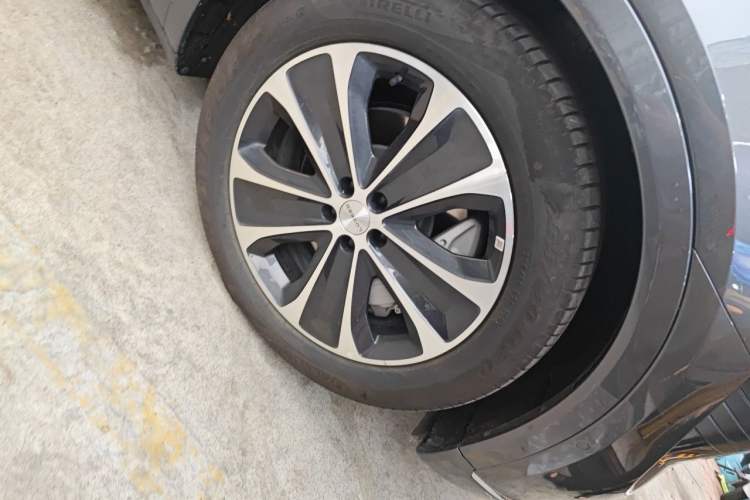 Used Hima Luxeed R7 2025 Extended-Range 251km Pro Right Front Wheel Hub