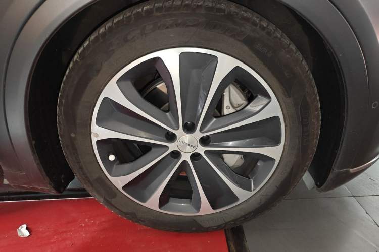 Used Hima Luxeed R7 2025 Range-Extended Version 251 km Max Right Front Wheel Hub