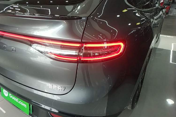 Used Hima Luxeed R7 2025 Range-Extended Version 251 km Max Right Rear Taillight