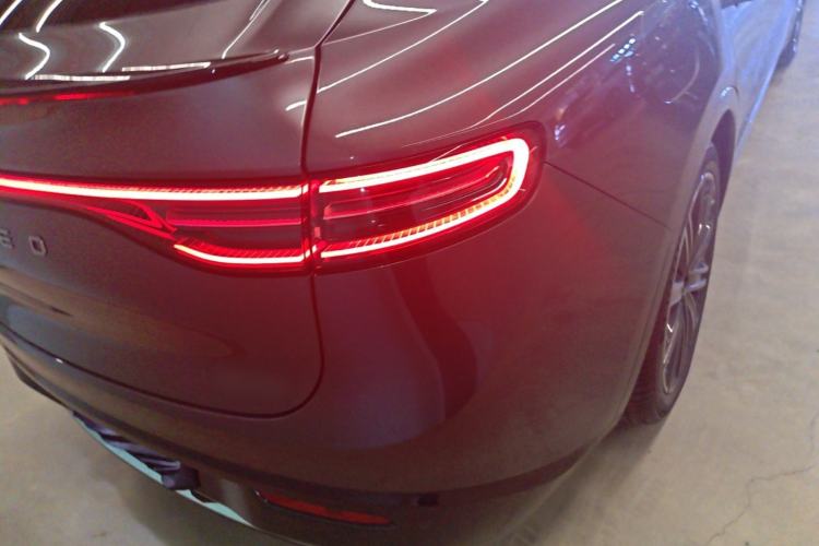 Used Hima Luxeed R7 2025 Range-Extended Version 251 km Max Right Rear Taillight