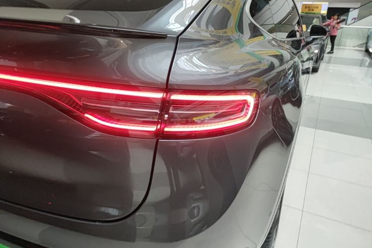 Used Hima Luxeed R7 2025 Range-Extended Version 251 km Max Right Rear Taillight
