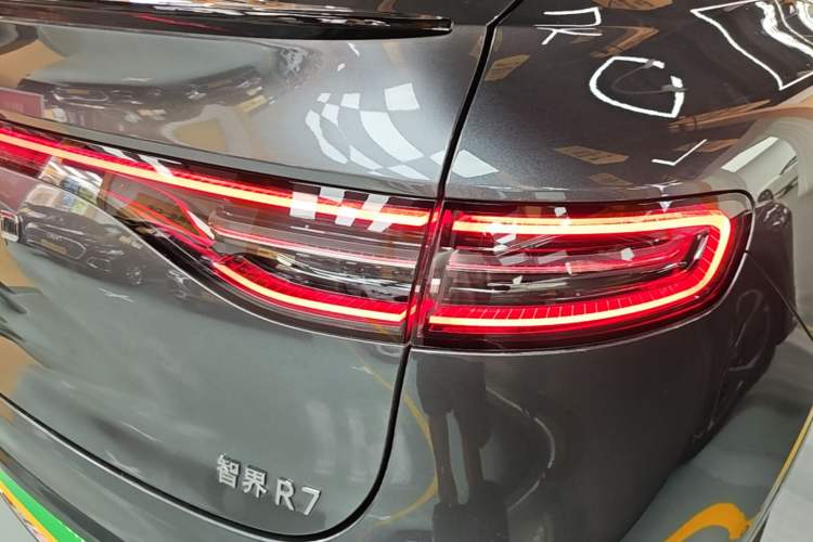 Used Hima Luxeed R7 2025 Extended-Range 251km Pro Right Rear Taillight