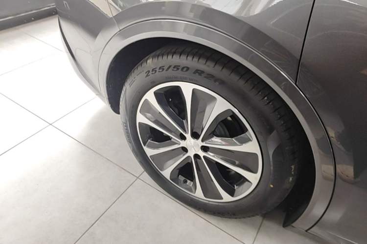Used Hima Luxeed R7 2025 Range-Extended Version 251 km Max Right Rear Wheel Hub