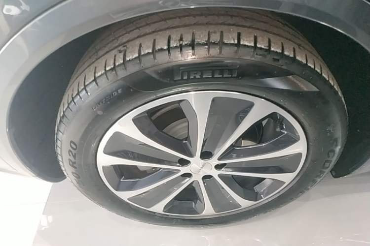 Used Hima Luxeed R7 2025 Range-Extended Version 251 km Max Right Rear Wheel Hub