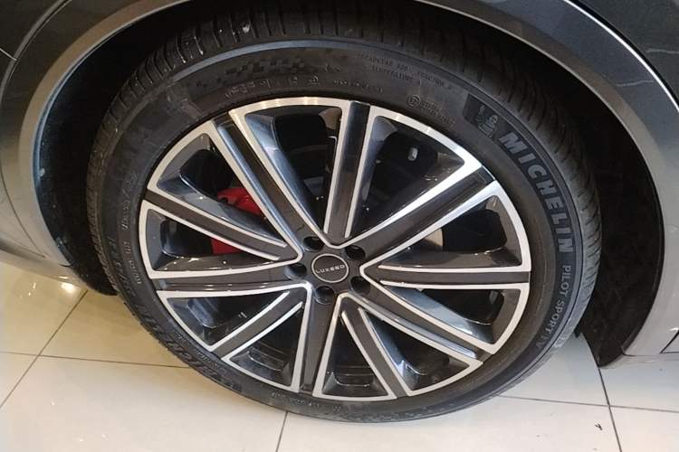 Used Hima Luxeed R7 2025 Extended-Range 331km Ultra Right Rear Wheel Hub