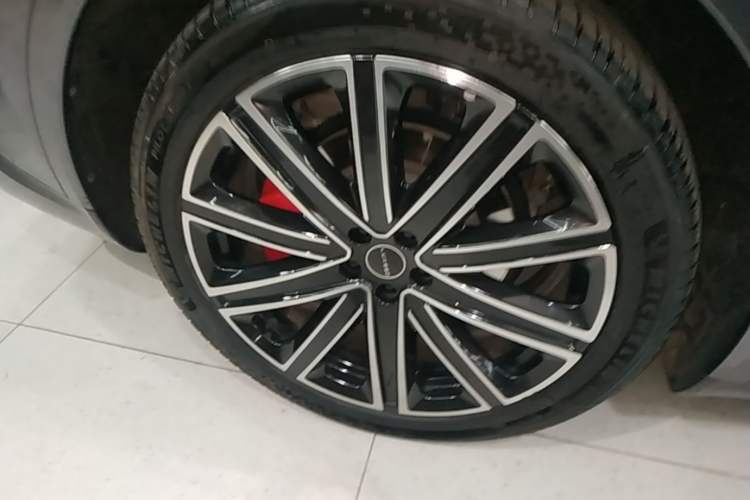 Used Hima Luxeed R7 2025 Extended-Range 331km Ultra Right Rear Wheel Hub