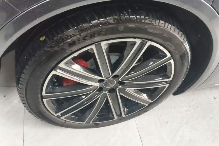 Used Hima Luxeed R7 2025 Extended-Range 331km Ultra Right Rear Wheel Hub