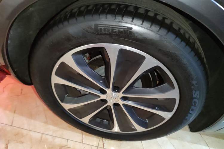 Used Hima Luxeed R7 2025 Range-Extended Version 251 km Max Right Rear Wheel Hub