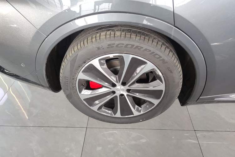 Used Hima Luxeed R7 2025 Extended-Range 331km Ultra Right Rear Wheel Hub