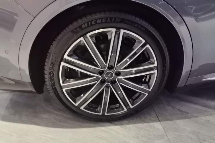 Used Hima Luxeed R7 2025 Range-Extended Version 251 km Max Right Rear Wheel Hub