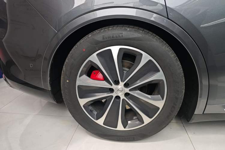 Used Hima Luxeed R7 2025 Extended-Range 331km Ultra Right Rear Wheel Hub