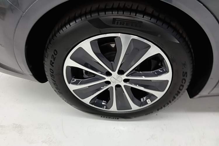 Used Hima Luxeed R7 2025 Range-Extended Version 251 km Max Right Rear Wheel Hub