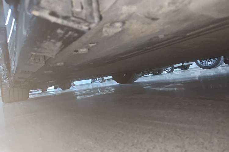Used Hima Luxeed R7 2025 Extended-Range 251km Pro Right Side Sill