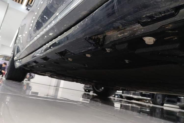 Used Hima Luxeed R7 2025 Extended-Range 331km Ultra Right Side Sill