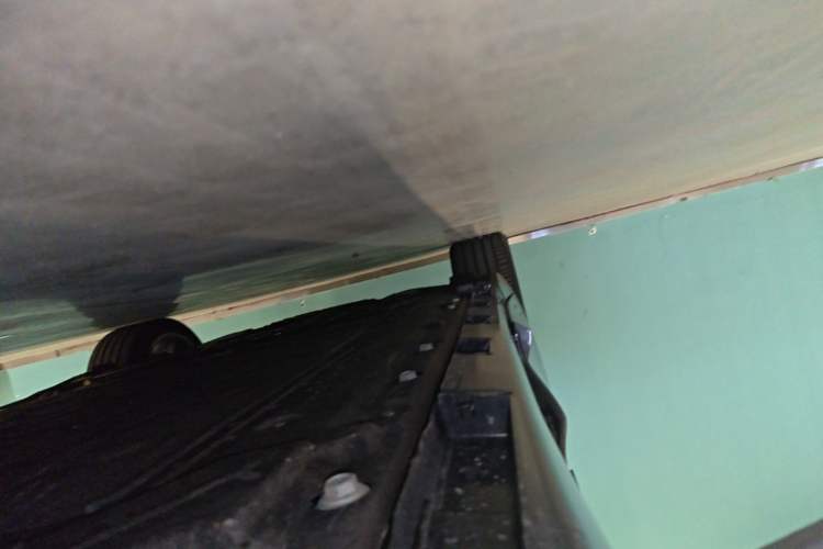 Used Hima Luxeed R7 2025 Range-Extended Version 251 km Max Right Side Sill