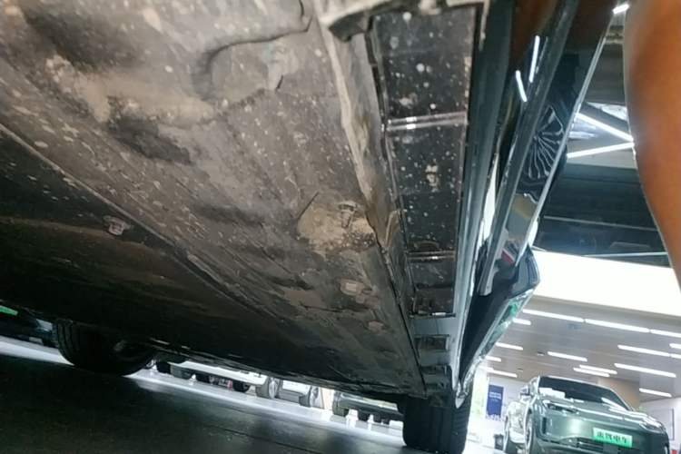 Used Hima Luxeed R7 2025 Extended-Range 331km Ultra Right Side Sill