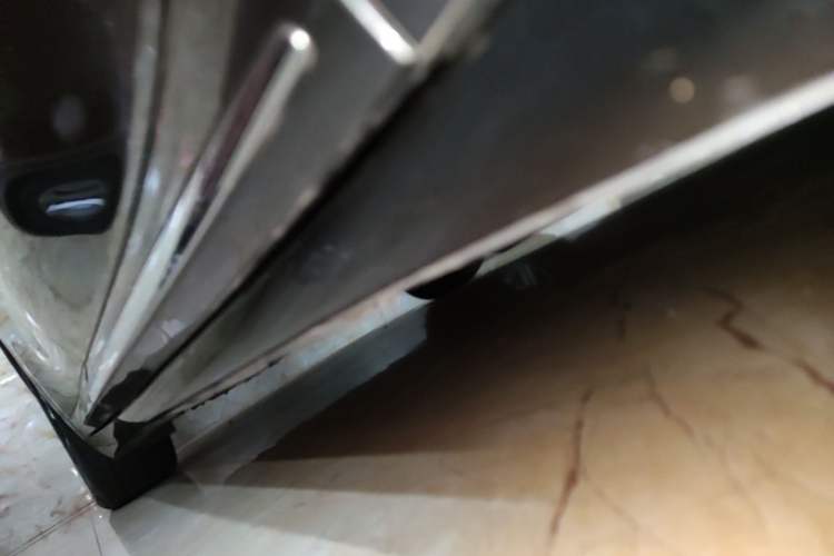 Used Hima Luxeed R7 2025 Range-Extended Version 251 km Max Right Side Sill