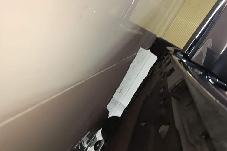 Used Hima Luxeed R7 2025 Extended-Range 331km Ultra Right Side Sill