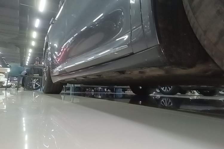 Used Hima Luxeed R7 2025 Extended-Range 331km Ultra Right Side Sill