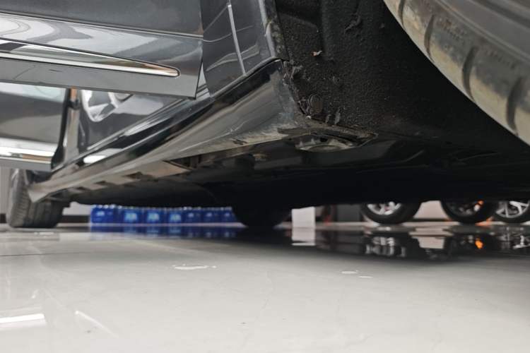 Used Hima Luxeed R7 2025 Extended-Range 331km Ultra Right Side Sill