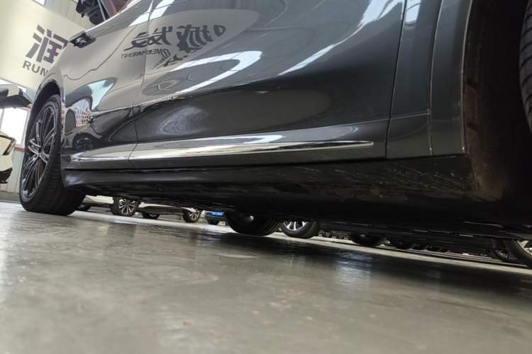 Used Hima Luxeed R7 2025 Extended-Range 331km Ultra Right Side Sill
