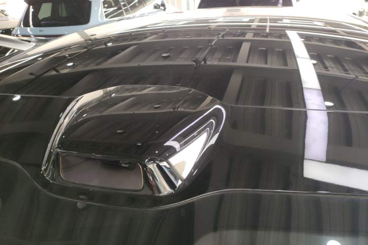 Used Hima Luxeed R7 2025 Range-Extended Version 251 km Max Roof