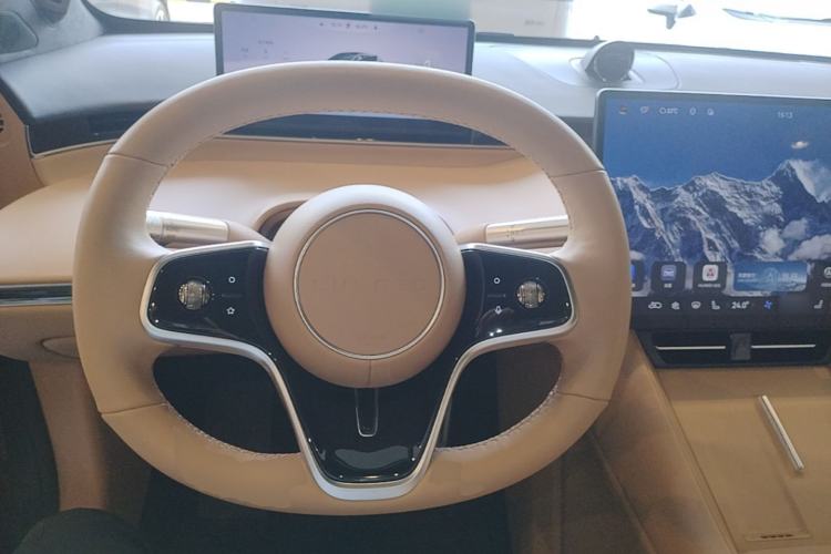 Used Hima Luxeed R7 2025 Extended-Range 331km Ultra Steering Wheel