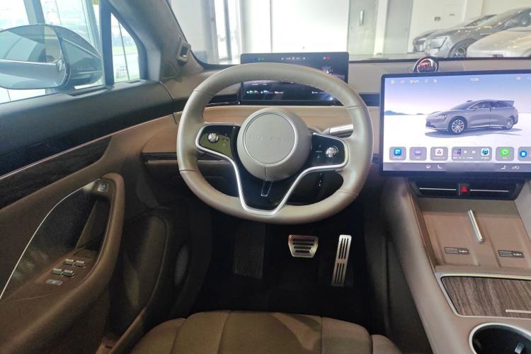 Used Hima Luxeed R7 2025 Range-Extended Version 251 km Max Steering Wheel