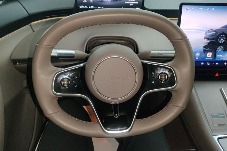 Used Hima Luxeed R7 2025 Range-Extended Version 251 km Max Steering Wheel