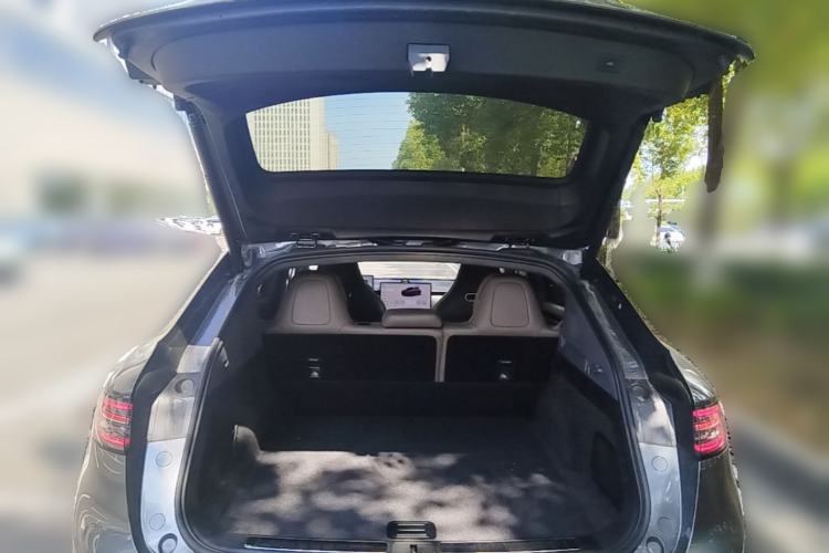 Used Hima Luxeed R7 2025 Range-Extended Version 251 km Max Trunk