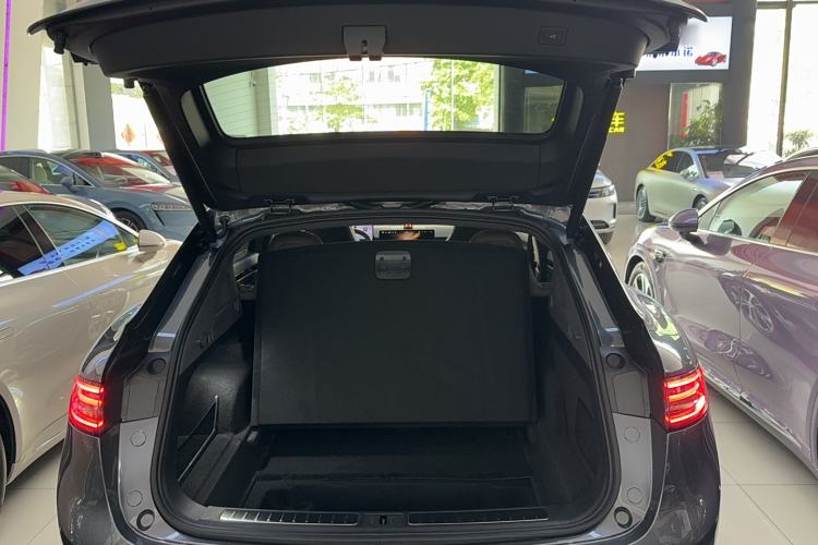 Used Hima Luxeed R7 2025 Range-Extended Version 251 km Max Trunk