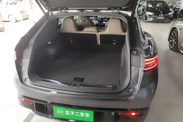 Used Hima Luxeed R7 2025 Range-Extended Version 251 km Max Trunk