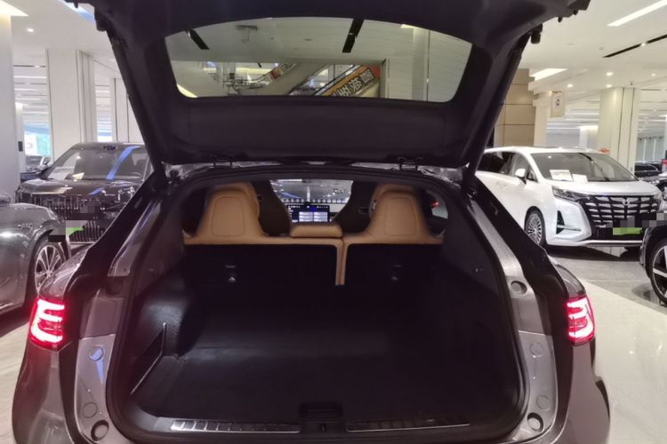 Used Hima Luxeed R7 2025 Range-Extended Version 251 km Max Trunk