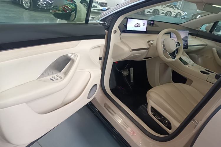 Used Hima Luxeed R7 2025 Range-Extended Version 251 km Max Driver Seat
