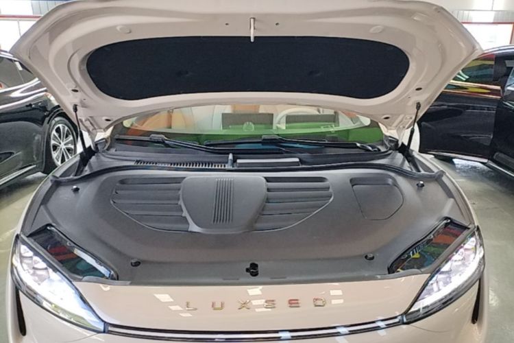 Used Hima Luxeed R7 2025 Range-Extended Version 251 km Max Engine Bay